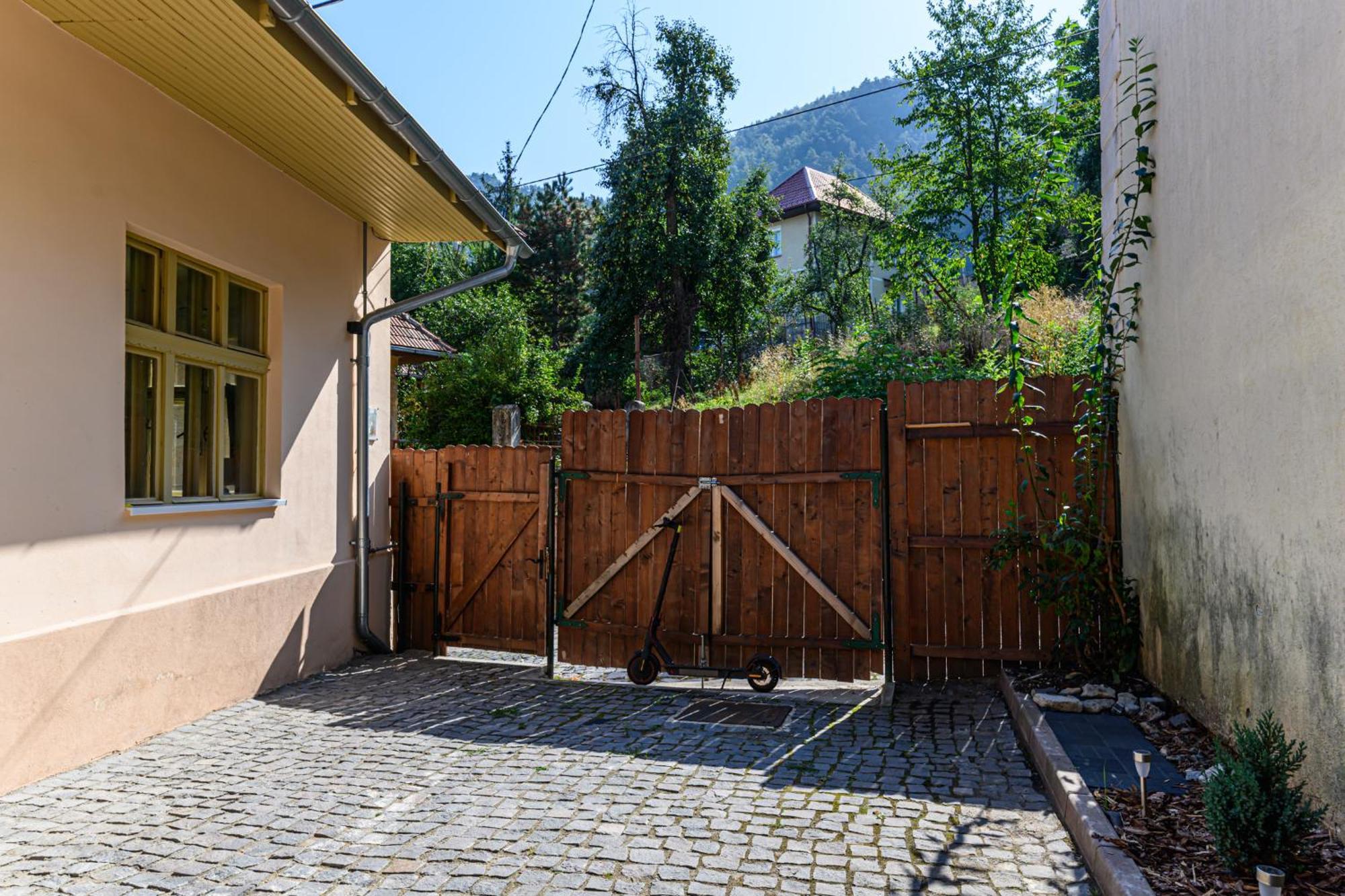 Lagom - Hot Tub Hideout Brasov Exterior photo